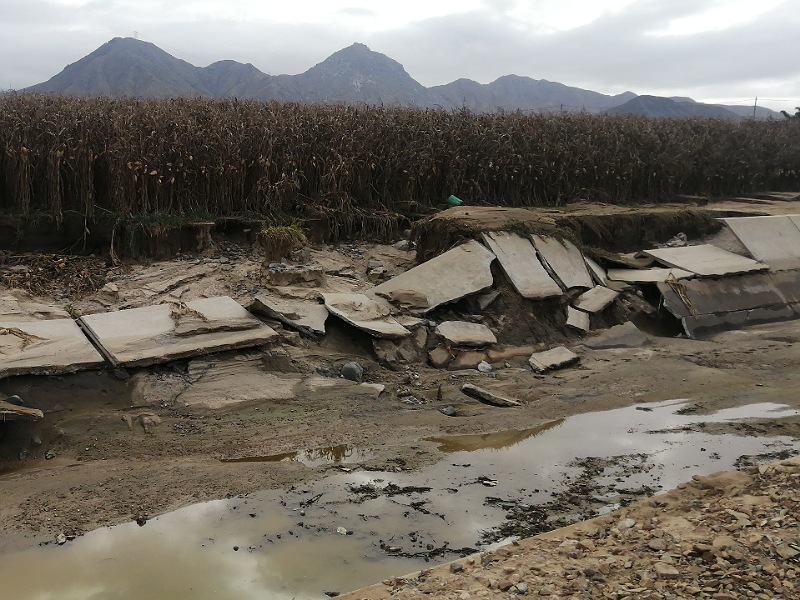 Chimbote: Canal Chinecas indefenso ante un desborde del río Lacramarca