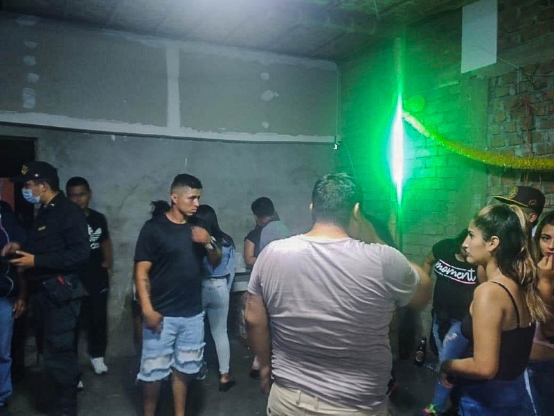 Chimbote: Detienen a 48 personas bailando y libando en una fiesta